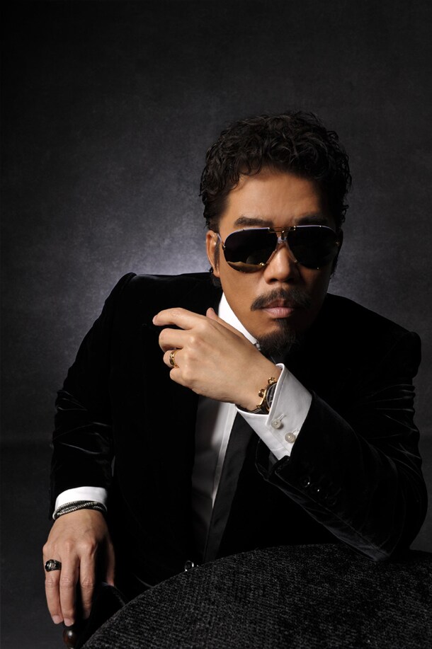 今回番組で披露する4曲は、25周年を記念して制作したカバーアルバム「DISCOVER JAPAN」に収録されている。