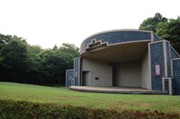 会場となる茨城・ゆかりの森野外ステージ。