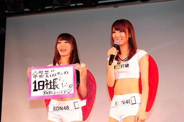 津田麻莉奈（写真左）、佐藤由加理（写真右）
