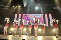 キュートな“猫ダンス”を披露するT-ARA（写真は左からファヨン、ウンジョン、ソヨン、ヒョミン、ジヨン、ボラム）。