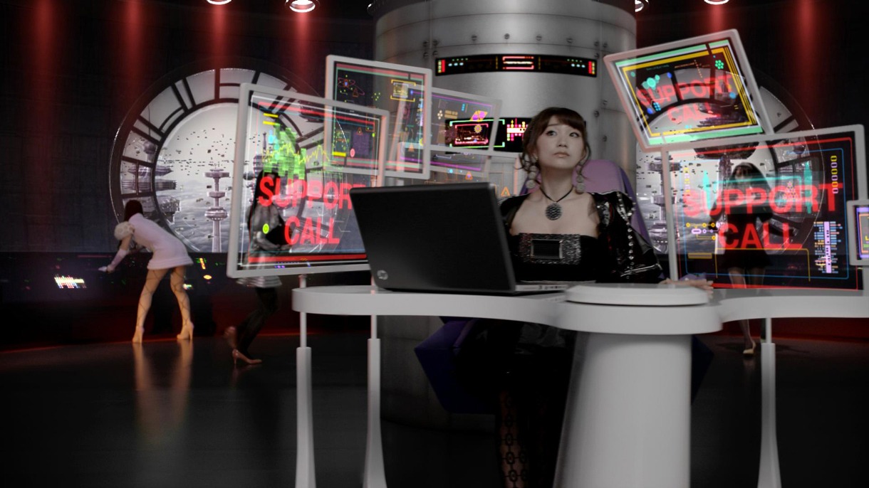 HP新CM「HP SUPPORT ANGELS starring AKB48」より。