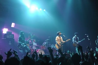 「SAYONARA-NOSTALGIA TOUR」SHIBUYA-AX公演の様子。