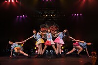 写真はZepp Tokyo公演第1部の様子。