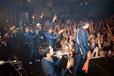 写真は現在開催中のヨーロッパツアーの模様。