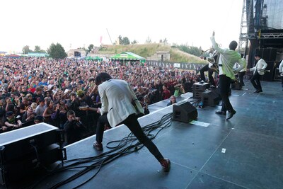 写真は現在開催中のヨーロッパツアーの模様。