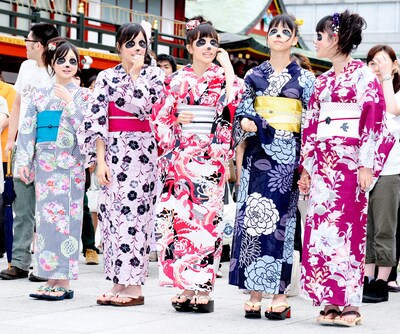 おしとやかな動きと表情がミスマッチなももクロパンダ。