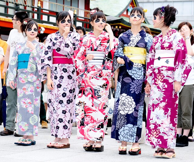 おしとやかな動きと表情がミスマッチなももクロパンダ。