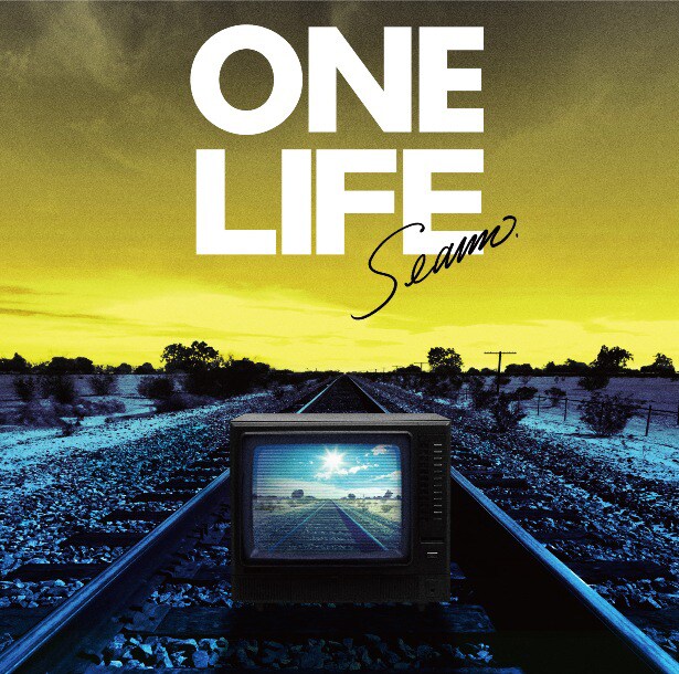 写真はミニアルバム「ONE LIFE」ジャケット。