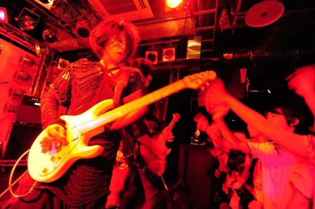 Cinemaglam初ライブ「REAL? or FAKE!?」の模様。