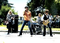 写真は「ペプシネックス」新CM「People」編のワンシーン。