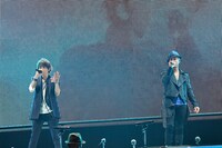 写真は「CHEMISTRY 10th Anniversary Tour -neon-」ファイナル公演の模様。