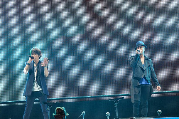 写真は「CHEMISTRY 10th Anniversary Tour -neon-」ファイナル公演の模様。