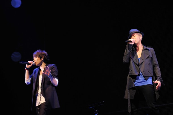 写真は「CHEMISTRY 10th Anniversary Tour -neon-」ファイナル公演の模様。
