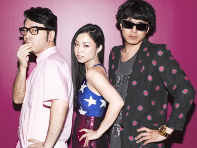 イベント初日に出演するDorian（写真左）は、一十三十一（中央）、STRINGSBURN a.k.a. Kashif、ファンタジスタ歌麿呂（右）とともに登場する。