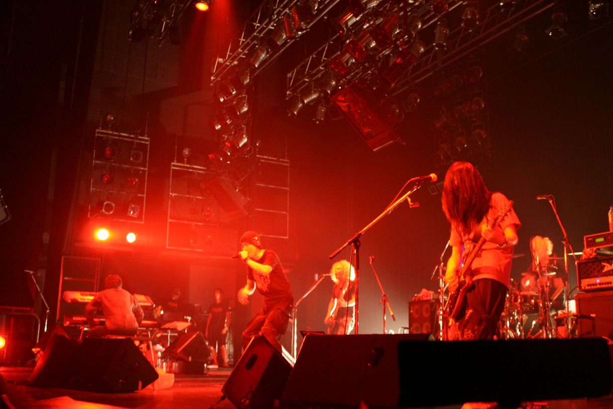 Shibuya O-EAST公演では合計21曲を熱演。