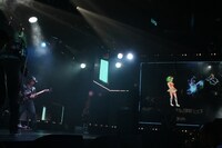 ライブパフォーマンスの模様。