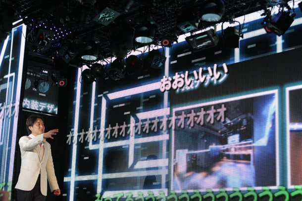 ネット観覧ユーザーのコメントはこのように場内に表示される。