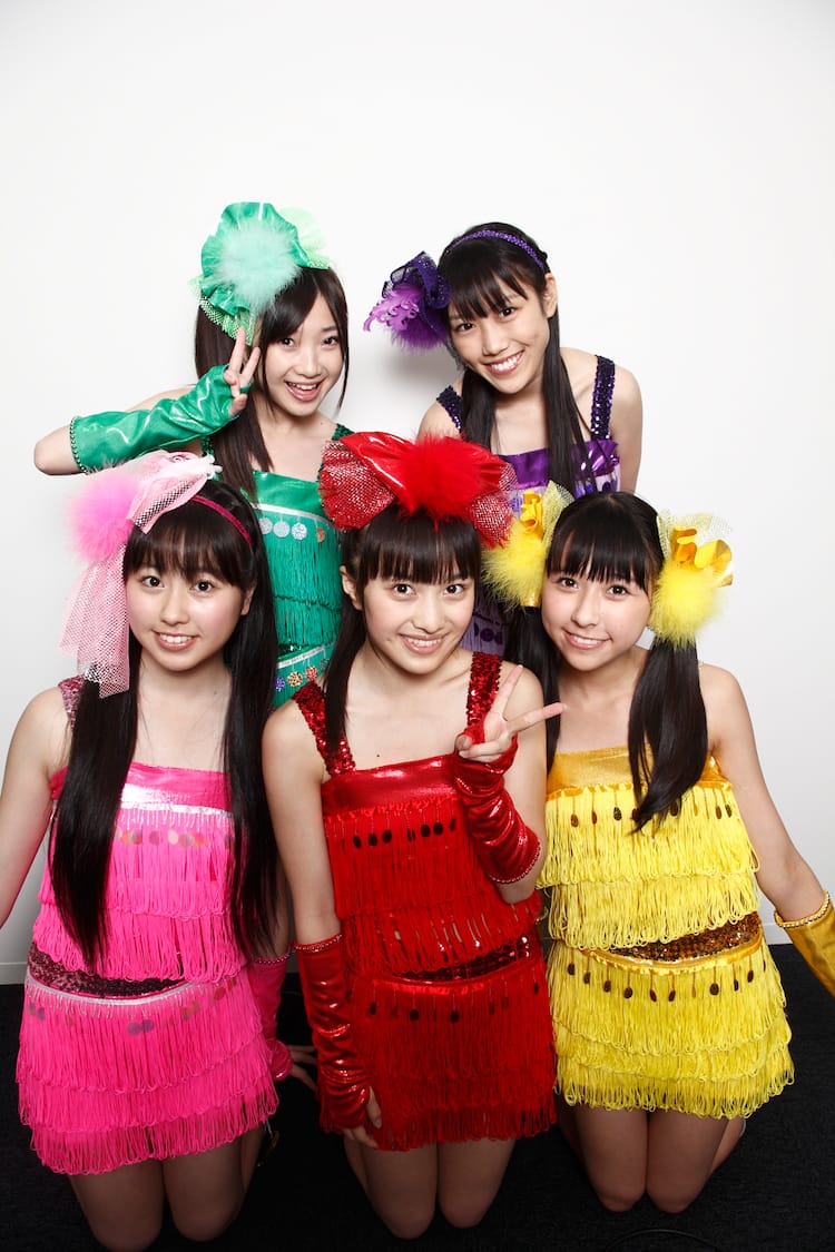 ももクロおしゃれ雑誌で真剣勝負 第1戦は変顔対決だz 音楽ナタリー ももクロおしゃれ雑誌で真剣勝負 第1戦は変顔対決だz 音楽ナタリー