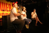 写真左から西寺郷太、DJやついいちろう、大山卓也（ナタリー）。