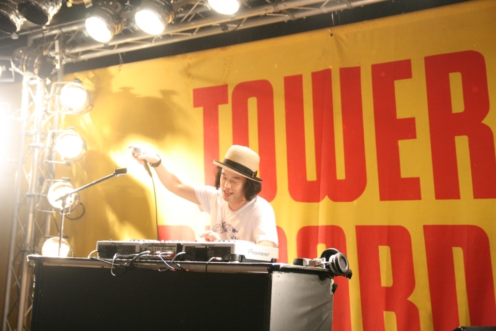 待望のDJタイムはフェスさながらの盛り上がりに。