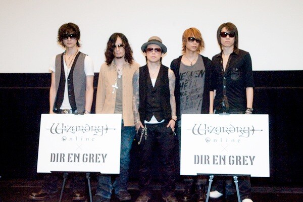 トークイベント後に行われたフォトセッションの様子。