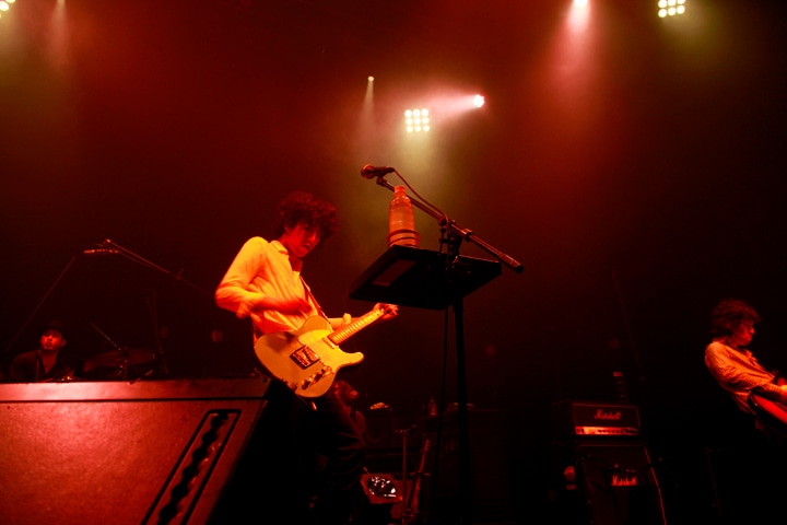 写真はDVD化される新木場公演の模様。