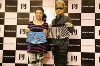 野口美佳（写真左）と綾小路翔（右）。