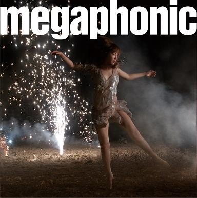 「megaphonic」通常盤ジャケット