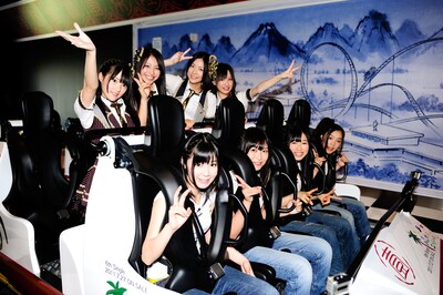 高飛車乗車後に記念撮影。前列が乗車メンバー。