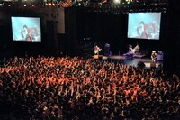 大佑追悼ライブ「漆黒の光」の模様（撮影：河井彩美）。