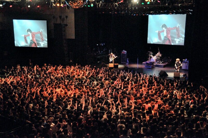 大佑追悼ライブ「漆黒の光」の模様(撮影:河井彩美)。