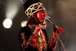 ふくろうず、パイ投げ混沌ワンマンライブで顔真っ赤