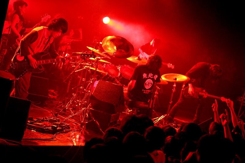 この日限りのセッションが実現したCHAOTIC SPEED KINGのステージの模様。