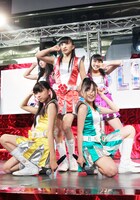 CMにも登場する「Z伝説 ～終わりなき革命～」の衣装でライブを披露したももいろクローバーZ。