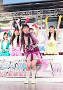 なでしこジャパンに勇気をもらった高城れに(写真中央)。