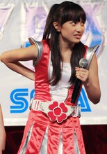 「生き人形 蒼の間」から戻ってきた直後、しきりに背後を気にしていた百田夏菜子。