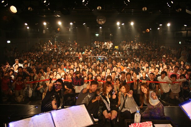 イベント「Premium Live vol.2～Forever...前々夜祭～」の模様。