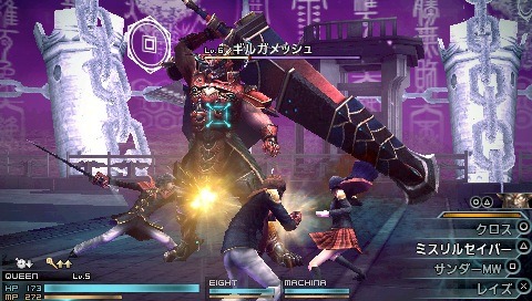 「FINAL FANTASY 零式」のバトルシーン。(C)2011 SQUARE ENIX CO., LTD. All Rights Reserved. CHARACTER DESIGN:TETSUYA NOMURA