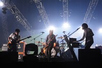 17日のストレイテナーのステージ（撮影：TEPPEI）。