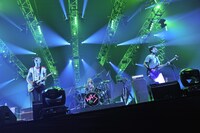 16日のWE ARE SCIENTISTSのステージ（撮影：古溪一道）。