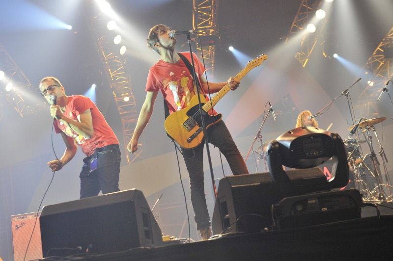 17日のWE ARE SCIENTISTSのステージ（撮影：古溪一道）。