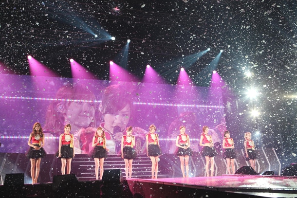 「GIRLS' GENERATION ARENA TOUR 2011」福岡マリンメッセ公演の模様。