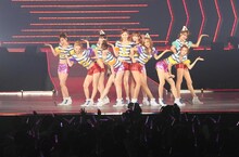「GIRLS' GENERATION ARENA TOUR 2011」福岡マリンメッセ公演の模様。
