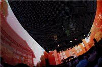 「『コクリコ坂から』公開記念 手嶌葵 360°ライヴ in nicofarre」の模様。