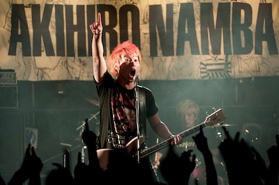 満員の観客を熱狂させた難波章浩。（Photo by Terumi Fukano）