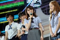 写真左から宮澤佐江、横山由依、大島優子、板野友美。 (C)AKS