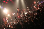 全国ツアー「J 14TH ANNIVERSARY TOUR 2011 -THE FOURTEEN-」仙台公演の模様。