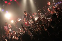 全国ツアー「J 14TH ANNIVERSARY TOUR 2011 -THE FOURTEEN-」仙台公演の模様。