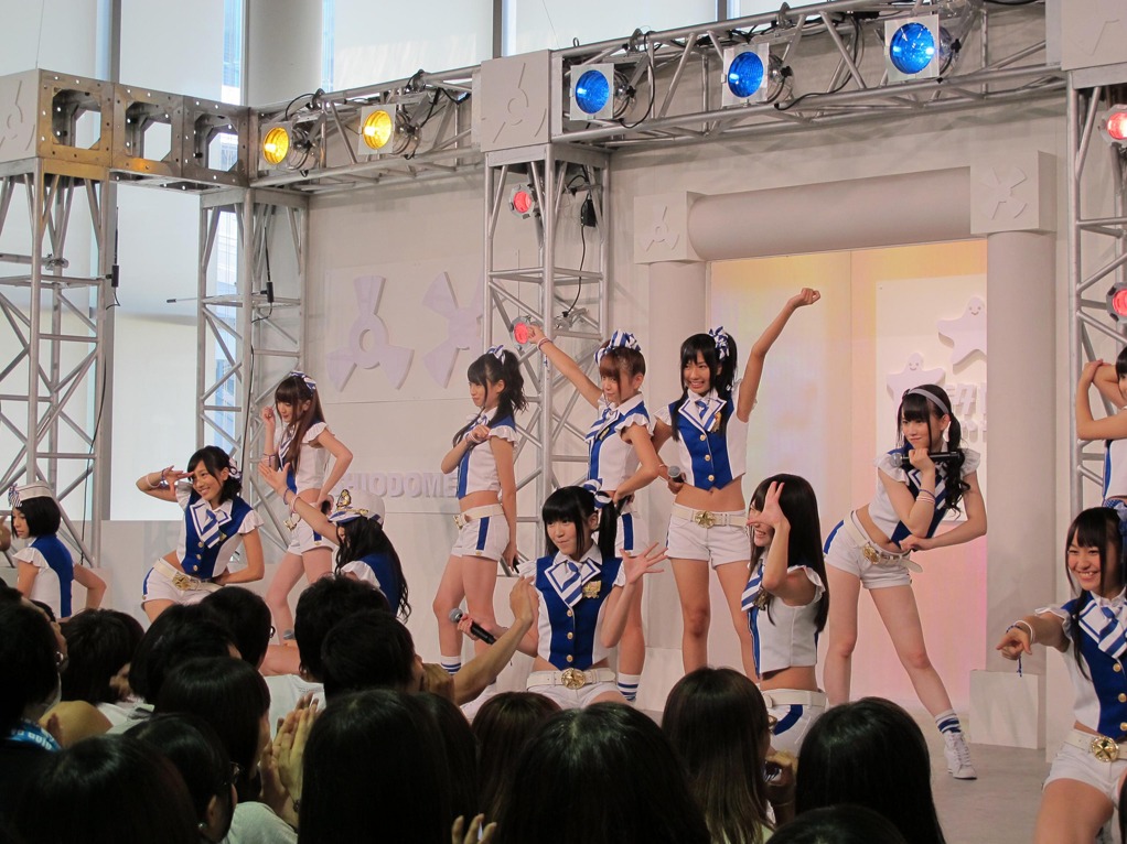 写真は「汐留AX 7日間フルバトル公演」初日のステージより。