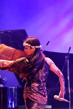 写真は「JOIN ALIVE」出演時の鬼束ちひろ。